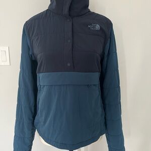 The North Face Mountain Sweatshirt - lightly insulated pullover